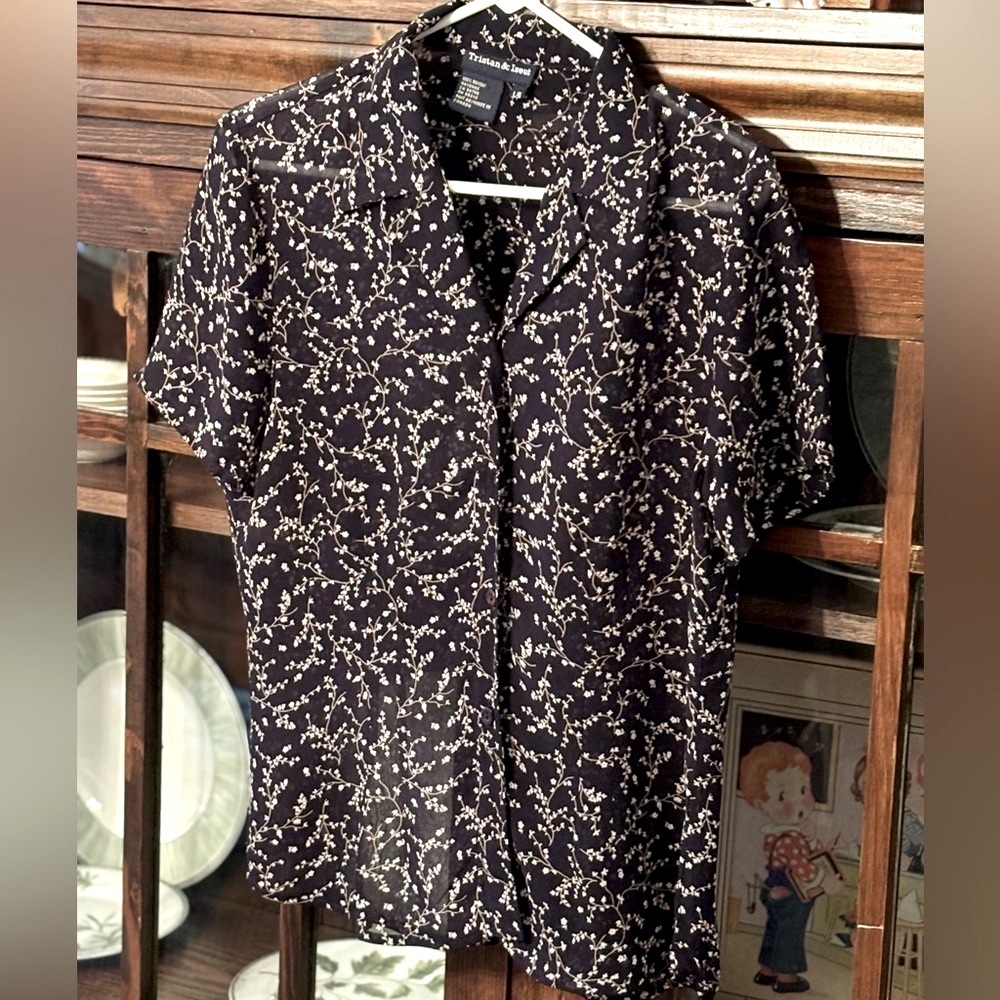 Tristan and Iseut Navy Floral Blouse. Sheer Short Sleeve | Women’s Sz L Classic